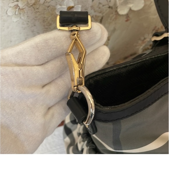 Burberry✨Luxury Nova Diaper or Tote Bag - Picture 6 of 16